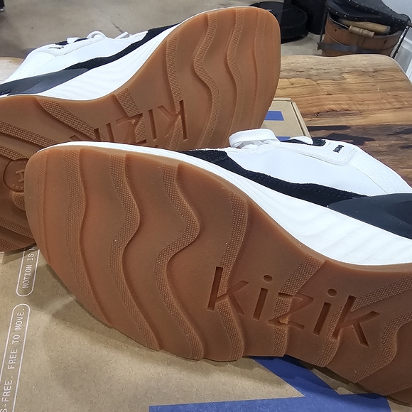 Kizik Monaco Women's Black and White Sneakers - Picture 7 of 8